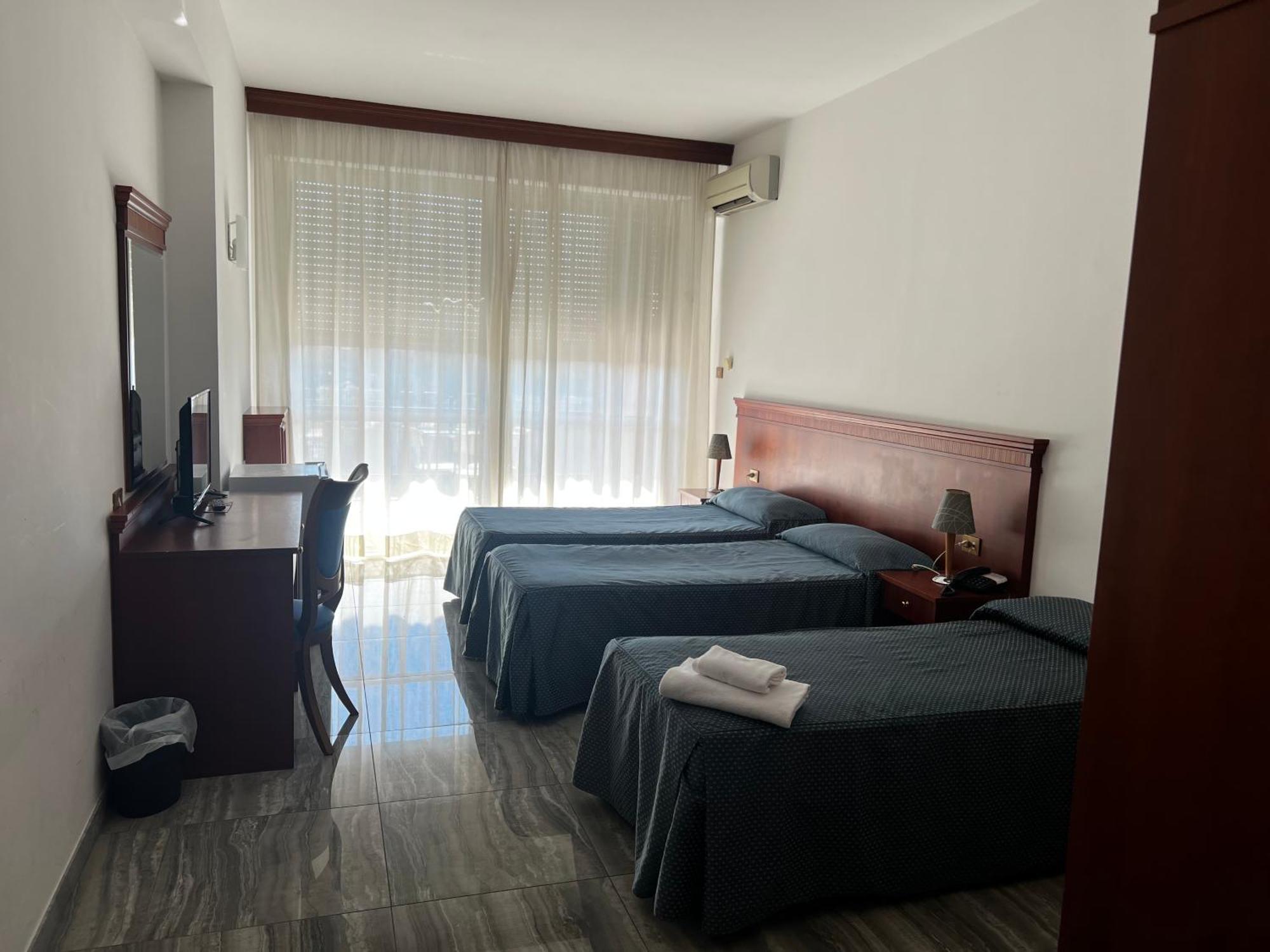 רומא Parco Tirreno Hotel מראה חיצוני תמונה