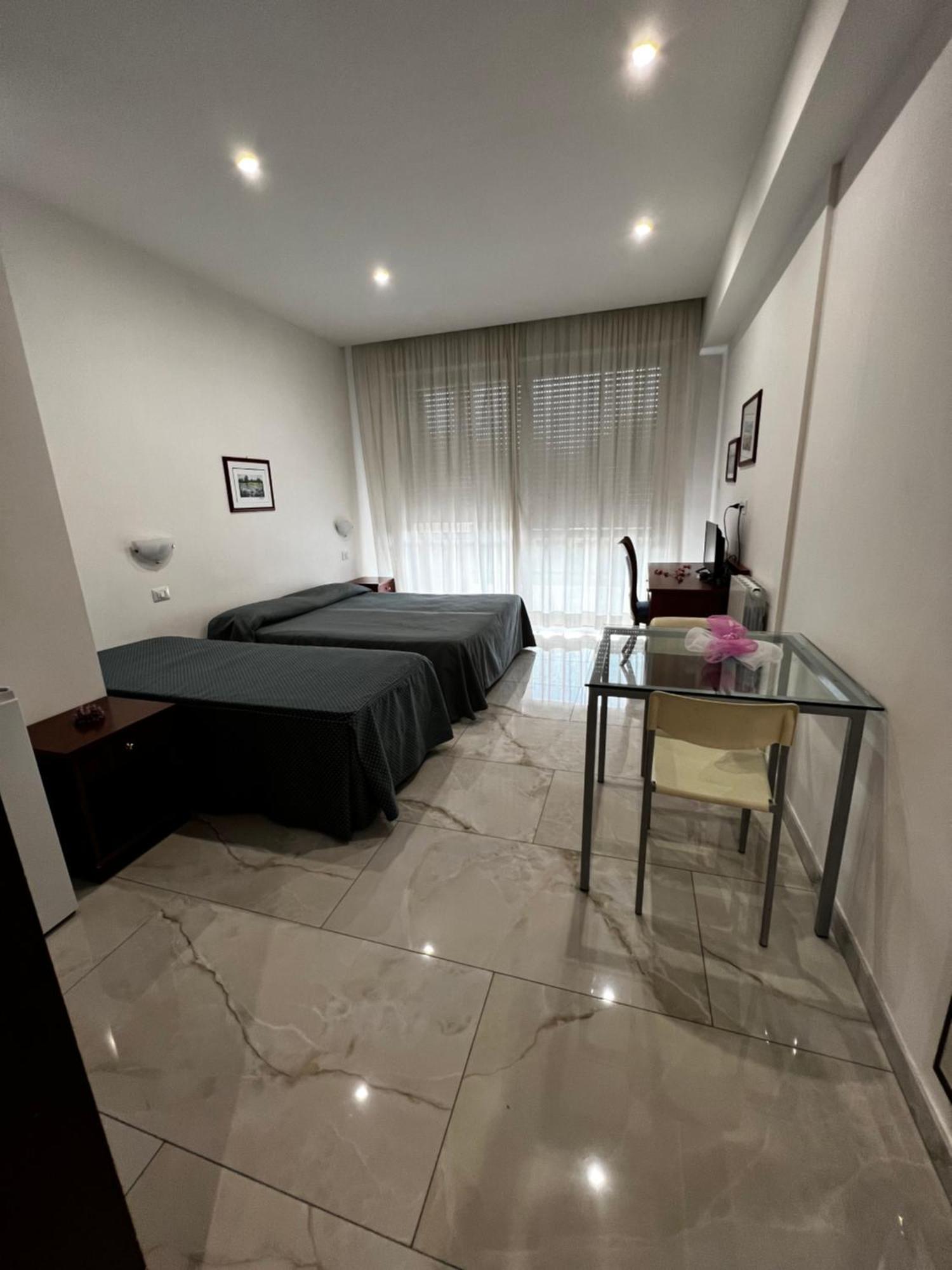 רומא Parco Tirreno Hotel מראה חיצוני תמונה